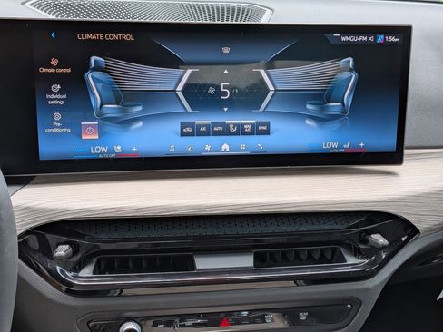 Used 2025 BMW 330i Sedan w/ Convenience Package RWD image 26