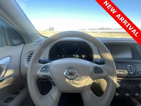 Used 2013 Nissan Pathfinder SL w/ SL Premium Pkg image 12