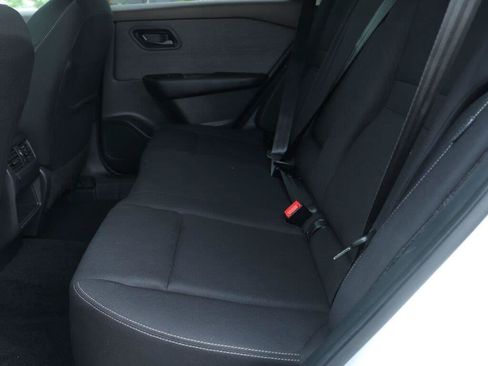 Used 2023 Nissan Rogue S AWD/4WD image 14
