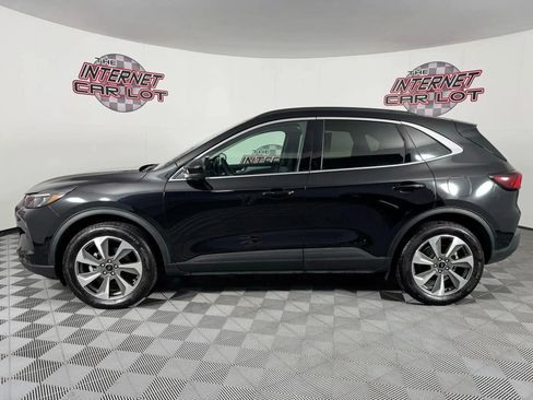Used 2025 Ford Escape Platinum w/ Premium Technology Package AWD/4WD image 4