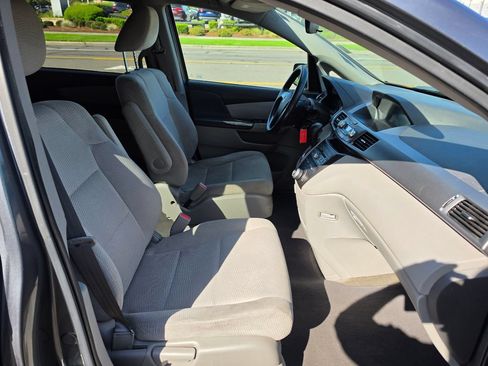 Used 2011 Honda Odyssey LX image 11