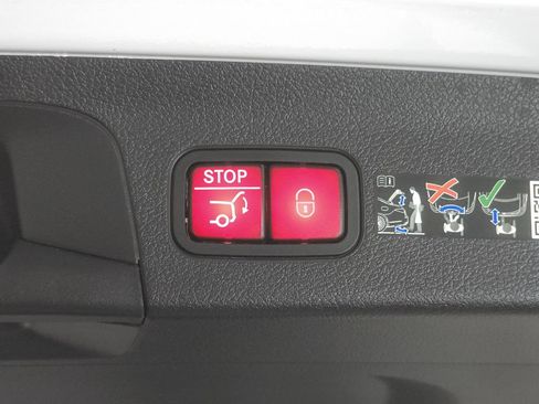 Certified 2025 Mercedes-Benz GLS 63 AMG 4MATIC image 33
