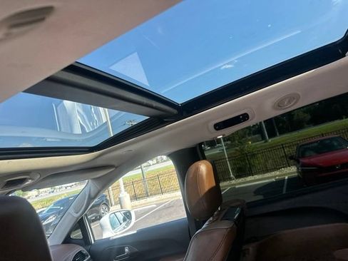 Used 2017 Chrysler Pacifica Limited FWD image 20
