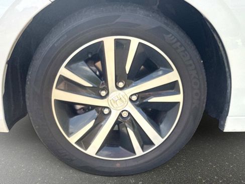 Used 2024 Honda Civic LX image 9