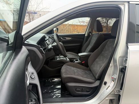 Used 2016 Nissan Rogue SV image 13