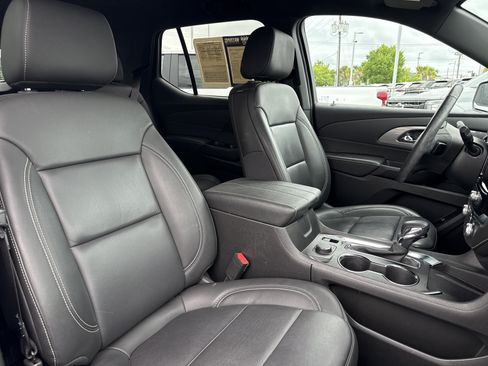 Used 2023 Chevrolet Traverse LT AWD/4WD image 32