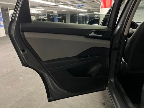 Used 2022 Volkswagen Taos SEL w/ Panoramic Sunroof Package FWD image 21