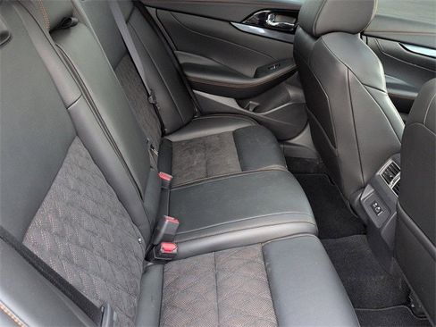 Used 2023 Nissan Maxima SR w/ Sport Mat Group image 11