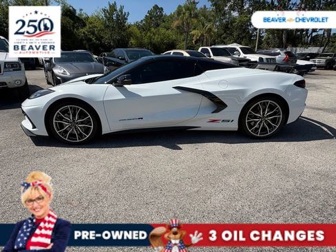 Used 2025 Chevrolet Corvette Stingray Premium Conv w/ Z51 Performance Package RWD image 4