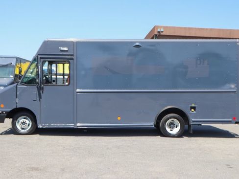Used 2019 Ford E-450 and Econoline 450 Super Duty RWD image 5