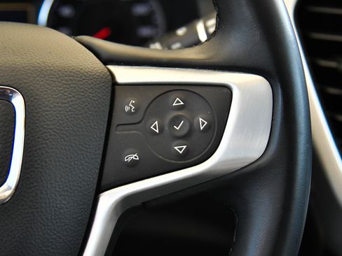 Used 2023 GMC Acadia SLT FWD image 31