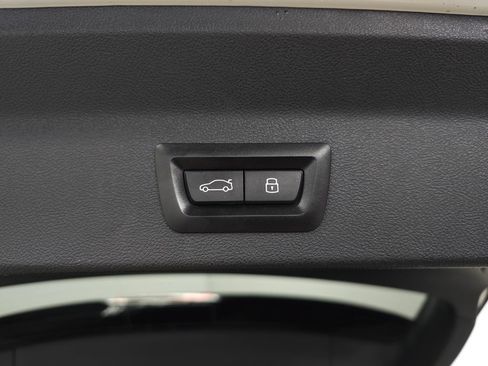 Used 2023 BMW X3 xDrive30i w/ Convenience Package AWD/4WD image 9