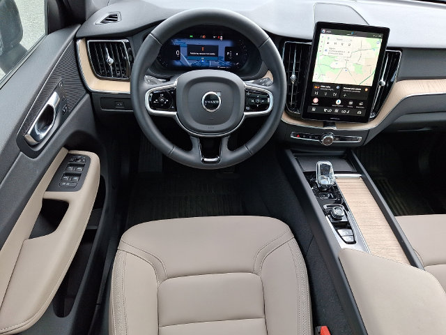 Used 2026 Volvo XC60 B5 Plus AWD/4WD image 11