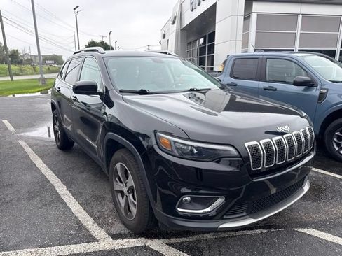 Used 2019 Jeep Cherokee Limited w/ Trailer Tow Group AWD/4WD image 3