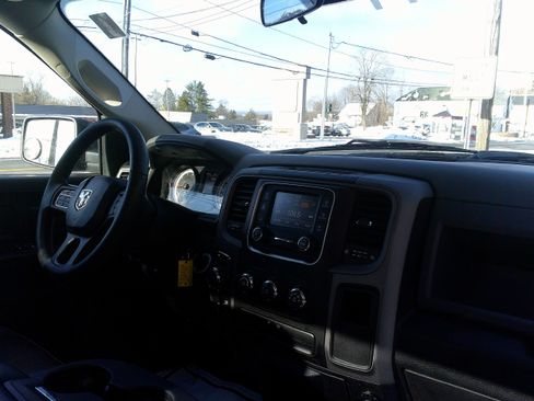 Used 2017 RAM 1500 Express w/ Black Ram 1500 Express Group image 21