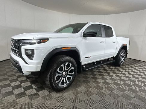 Used 2024 GMC Canyon AT4 w/ AT4 Premium Package AWD/4WD image 8