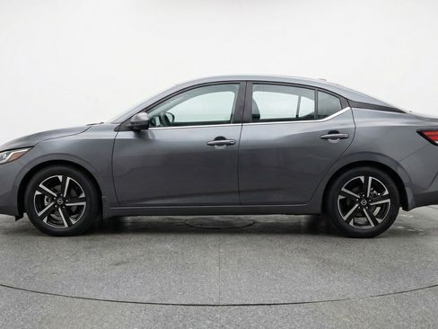 Used 2025 Nissan Sentra SV image 5