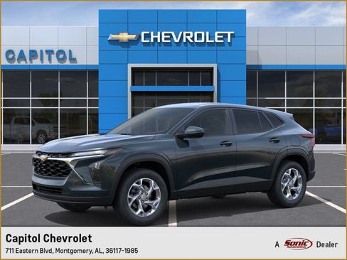 New 2026 Chevrolet Trax LS w/ LS Convenience Package FWD image 1