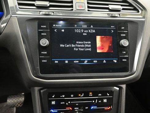 Used 2022 Volkswagen Tiguan SE image 17