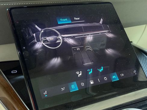 New 2025 Cadillac Escalade Sport Platinum w/ LPO, ONYX Package image 35