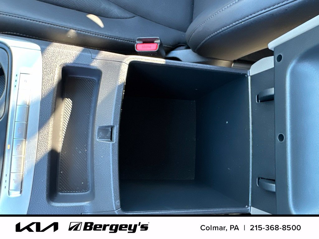 Certified 2025 Kia Carnival FWD image 28