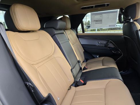 New 2026 Land Rover Range Rover Sport Dynamic SE image 11