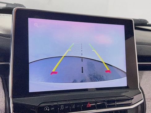 Used 2022 Jeep Compass Latitude image 13