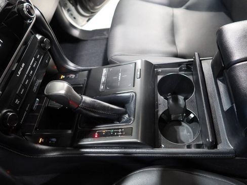 Used 2023 Lexus GX 460 Premium w/ Accessory Package AWD/4WD image 33