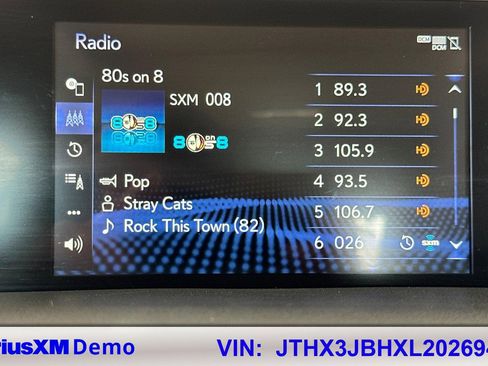 Used 2020 Lexus UX 200 image 22