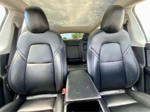 Used 2021 Tesla Model Y Performance image 29