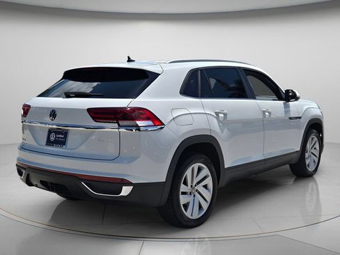 Certified 2022 Volkswagen Atlas Cross Sport SE FWD image 7