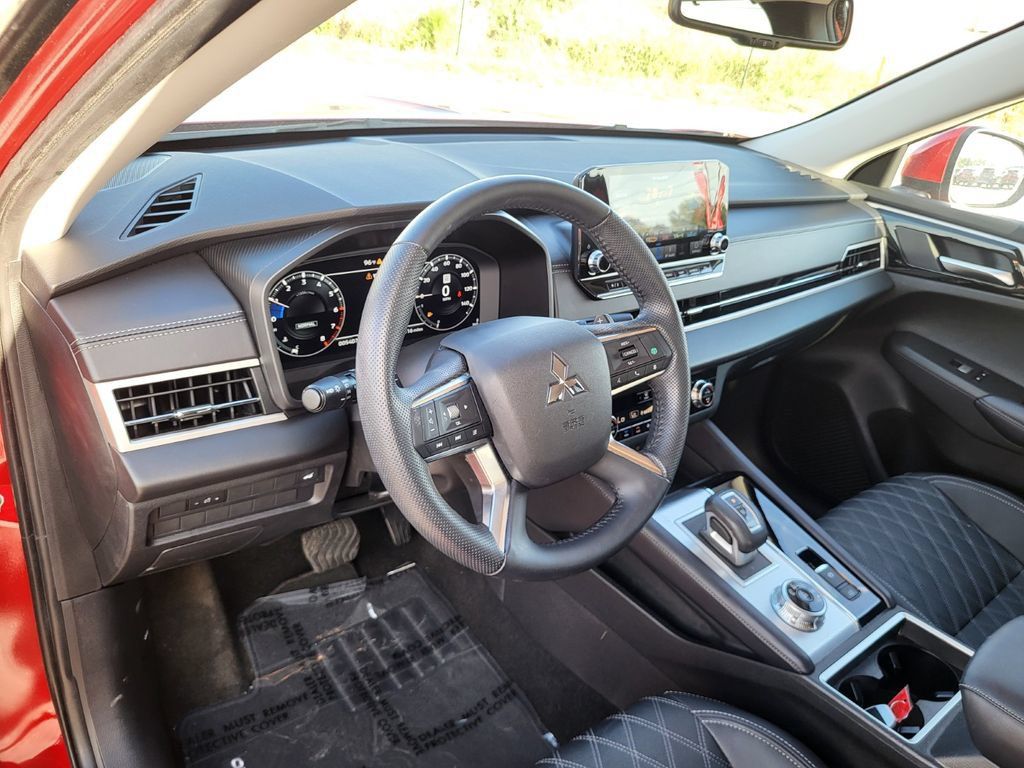 Used 2024 Mitsubishi Outlander SEL FWD image 10