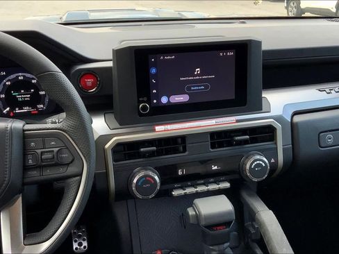 Used 2025 Toyota Tacoma TRD Sport AWD/4WD image 7