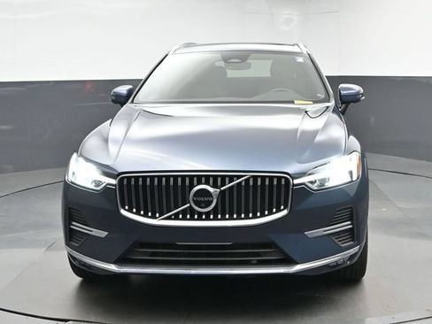 Used 2023 Volvo XC60 B5 Plus w/ Protection Package Premier AWD/4WD image 3