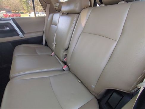 Used 2018 Toyota 4Runner SR5 image 29