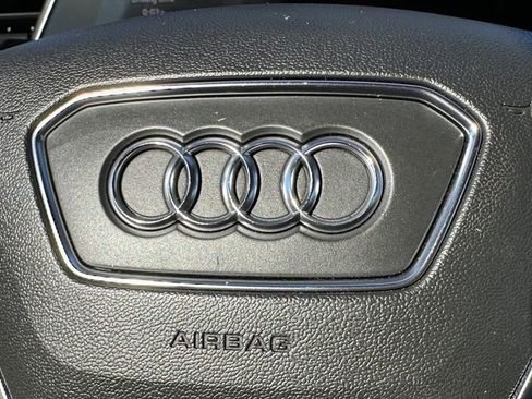 Used 2019 Audi e-tron Prestige w/ Prestige Package image 38