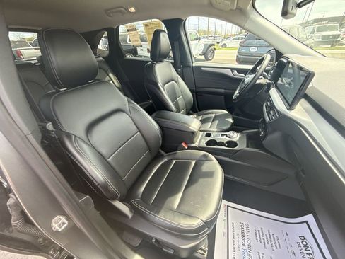 Used 2025 Ford Escape Platinum AWD/4WD image 23