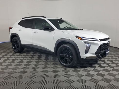 New 2026 Chevrolet Trax ACTIV image 2