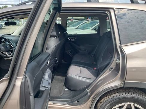 Certified 2023 Subaru Forester Premium AWD/4WD image 16