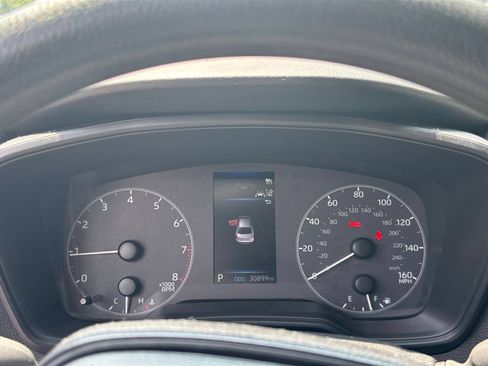 Used 2025 Toyota Corolla LE FWD image 30