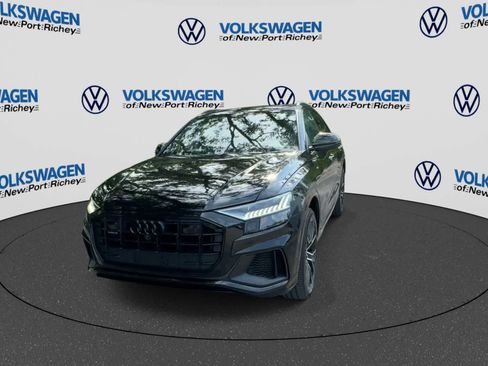Used 2022 Audi Q8 Prestige w/ Prestige Package AWD/4WD image 3