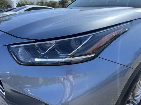 Used 2022 Toyota Highlander Platinum image 9