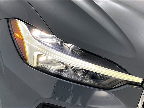 Used 2023 Volvo XC60 B5 Core w/ Climate Package image 38