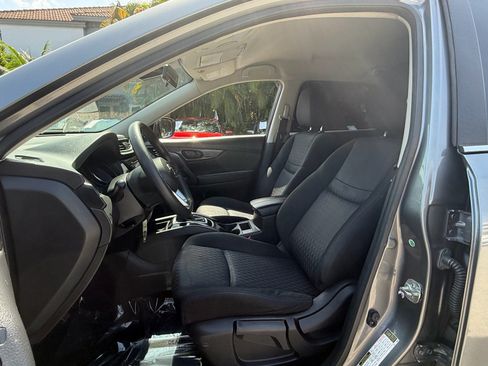 Used 2020 Nissan Rogue S FWD image 9