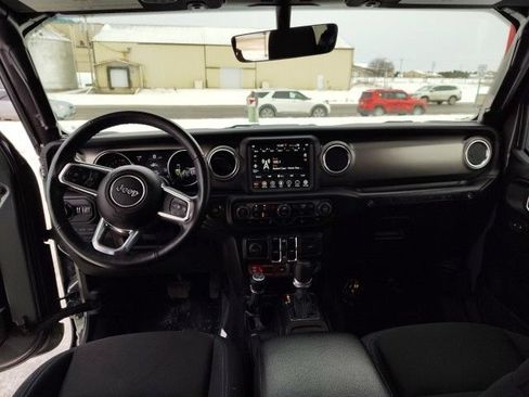 Used 2021 Jeep Wrangler Unlimited Rubicon 4xe w/ Cold Weather Group AWD/4WD image 36