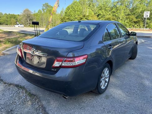 Used 2011 Toyota Camry XLE w/ XLE Extra-Value Pkg #2 FWD image 5