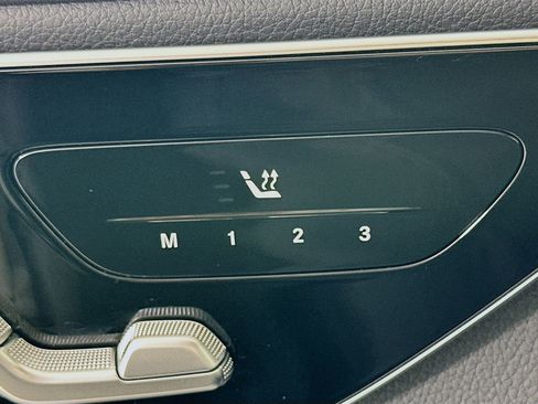 Used 2025 Mercedes-Benz GLC 300 4MATIC image 22