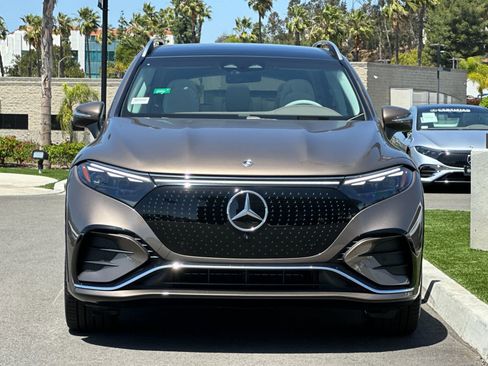 New 2026 Mercedes-Benz EQS 400 4MATIC SUV image 8