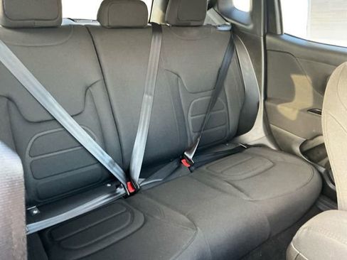 Used 2020 Jeep Renegade Latitude image 18