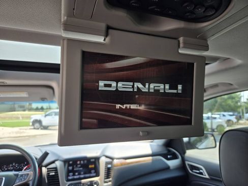 Used 2015 GMC Yukon Denali w/ Premium Package AWD/4WD image 10